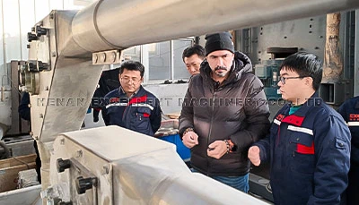 Prevoz zrna kafe! Kupci iz Brazila preferiraju naš lančani transporter sa plo...